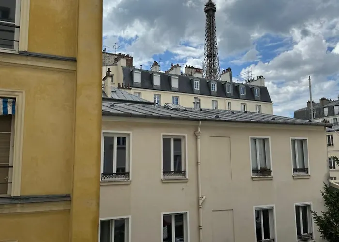 Apartment Eiffel Playcation Paris