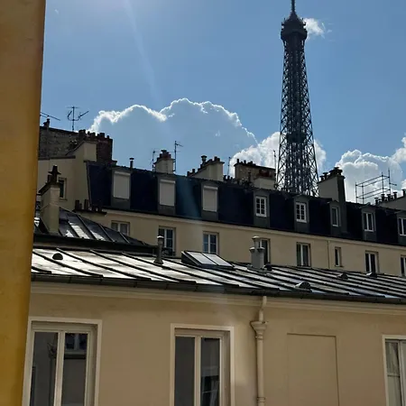 Eiffel Playcation Apartment