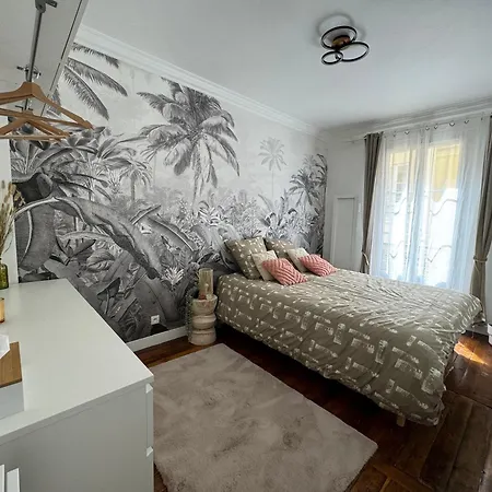 Eiffel Playcation Apartament